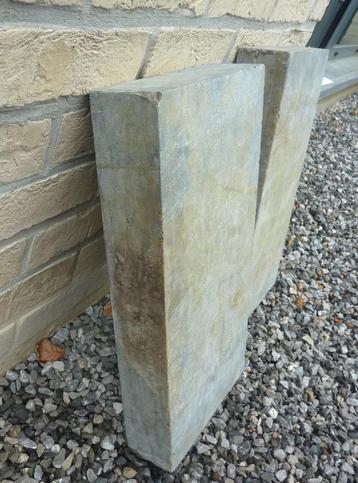 2 blocs en pierre bleue belge beschikbaar voor biedingen