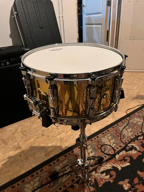 Pearl reference brass 14x6,5 snare drum, Muziek en Instrumenten, Drumstellen en Slagwerk, Zo goed als nieuw, Pearl, Ophalen
