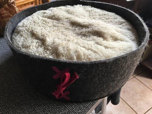 Panier moelleux pour chat comme neuf !, Dieren en Toebehoren, Kattenmanden, Zo goed als nieuw, Pluche, Ophalen