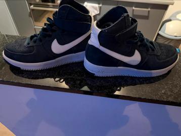 Nike air schoenen maat 40.5 beschikbaar voor biedingen