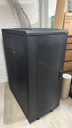 Rack serveurs Digitus 19 pouces 26 U, Enlèvement, Utilisé, Perforé, Perforé