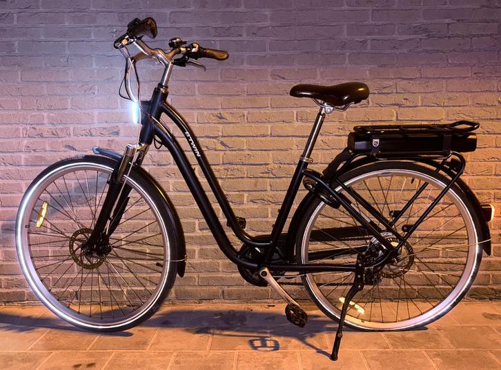 “B’Twin Elektrische Stadsfiets, Fietsen en Brommers, Elektrische fietsen, Zo goed als nieuw, Ophalen
