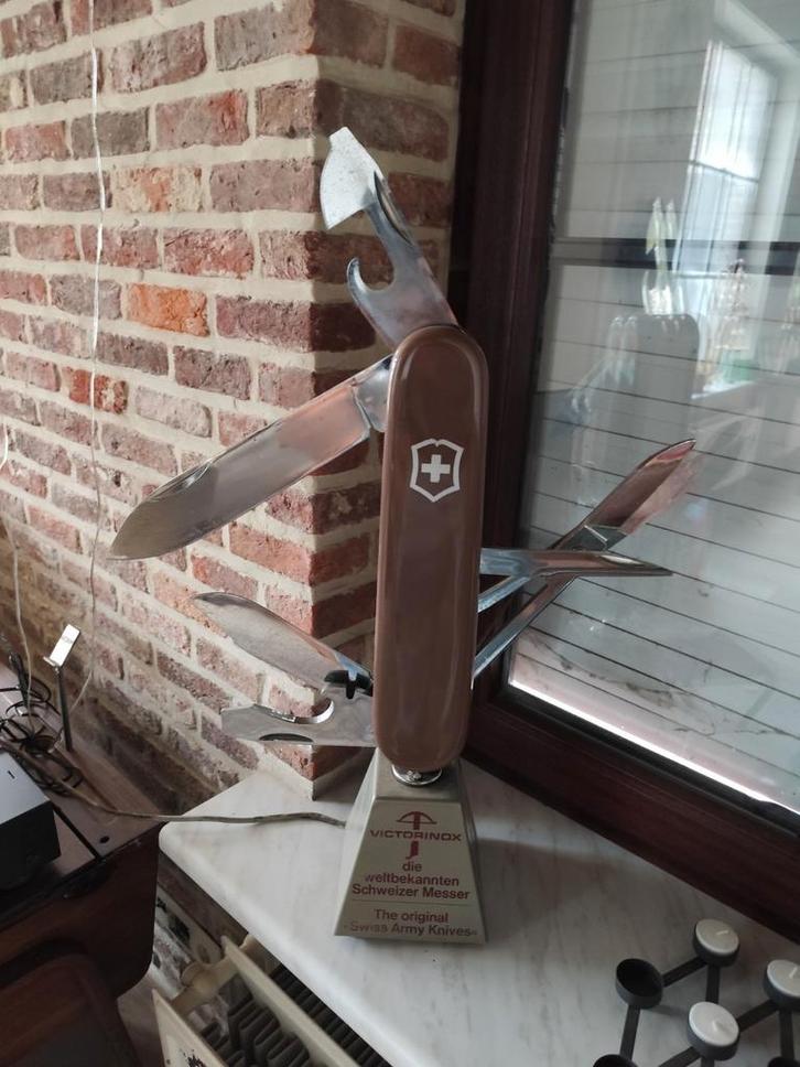 "Swis army knife".  elektrisch bewegende display, Verzamelen, Merken en Reclamevoorwerpen, Zo goed als nieuw, Ophalen