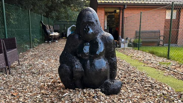 Grote zwarte gorilla – eyecatcher  tuin of in interieur, Antiek en Kunst, Kunst | Beelden en Houtsnijwerken, Ophalen