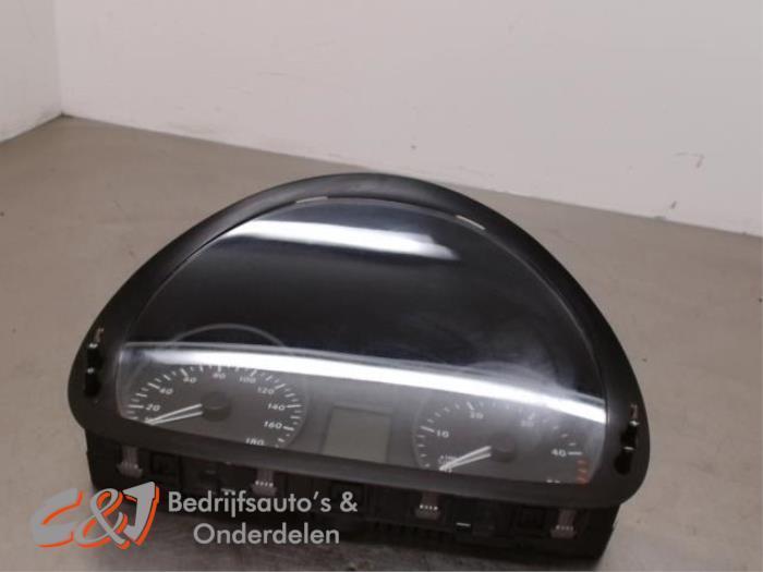 Compteur kilométrique KM d'un Mercedes Sprinter, Autos : Pièces & Accessoires, Tableau de bord & Interrupteurs, Mercedes-Benz