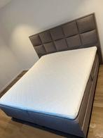 Mooie boxspring 200 cm x 180 cm met gevulde hoofdbord, Huis en Inrichting, Slaapkamer | Boxsprings, Ophalen, Zo goed als nieuw