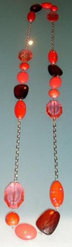 Lange halsketting, Handtassen en Accessoires, Kettingen, Ophalen of Verzenden, Zo goed als nieuw, Rood