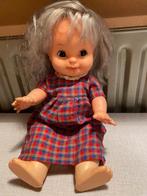 Poppetje met kleedje, Ophalen of Verzenden, Zo goed als nieuw