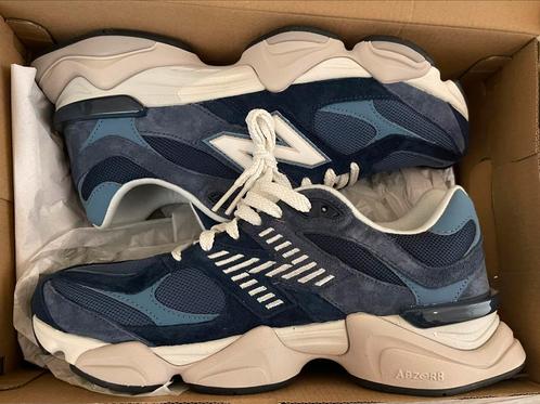 New Balance 9060 NEUF JAMAIS PORTÉ (43), Kleding | Heren, Schoenen, Nieuw, Wandelschoenen, Blauw, Ophalen