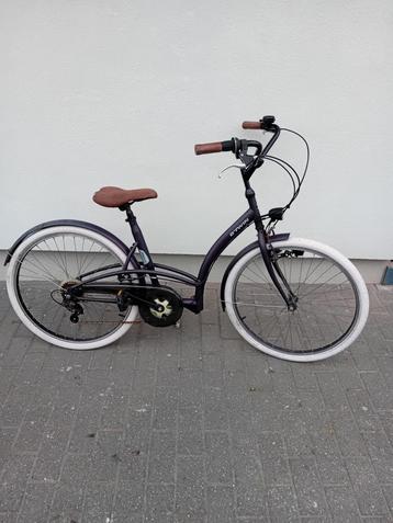 De fiets voor dames of heren rijdt erg goed en de remmen zij beschikbaar voor biedingen