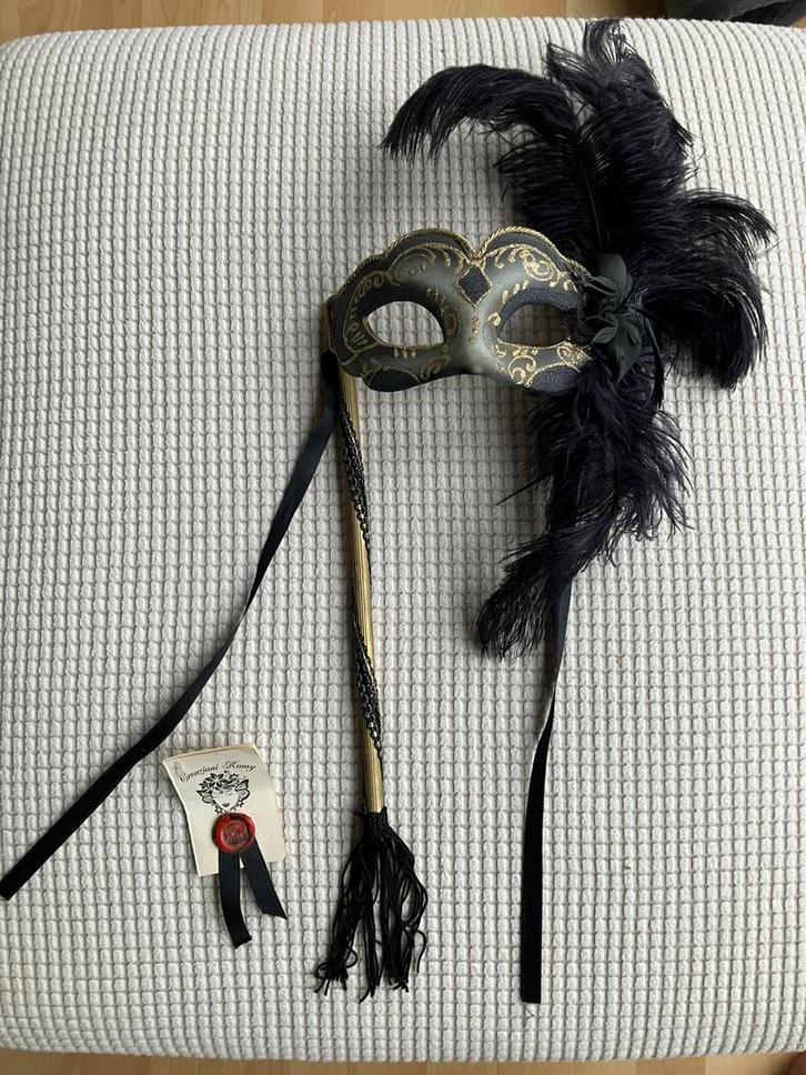 Masque vénitien fait main avec certificat, Hobby & Loisirs créatifs, Articles de fête, Comme neuf, Enlèvement ou Envoi