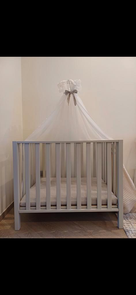Babybox Childwood + piekstok en 2  baby sluiers, Kinderen en Baby's, Kinderkamer | Complete kinderkamers, Zo goed als nieuw, Ophalen