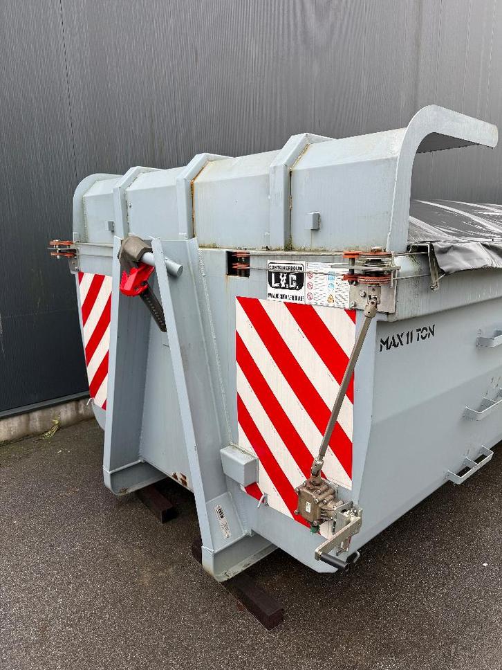 Containers (open en 1 gesloten materiaal container)., Articles professionnels, Machines & Construction | Abris de chantier & Conteneurs