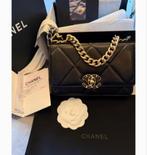Chanel 19 Wallet on Chain Chanel 19 flap bag classic, Handtassen en Accessoires, Tassen | Damestassen, Ophalen of Verzenden, Nieuw