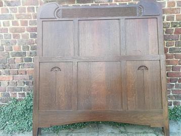 antiek bed beschikbaar voor biedingen