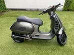 VESPA SCOOTER 300 GTS IN PRACHTIG RACING GREEN - NIEUWSTAAT, 1 cylindre, 12 à 35 kW, Scooter, Particulier