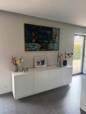 Witte dressoir beschikbaar voor biedingen