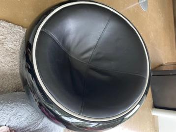 4 x Egg pod ball chair by Eero Aarnio beschikbaar voor biedingen