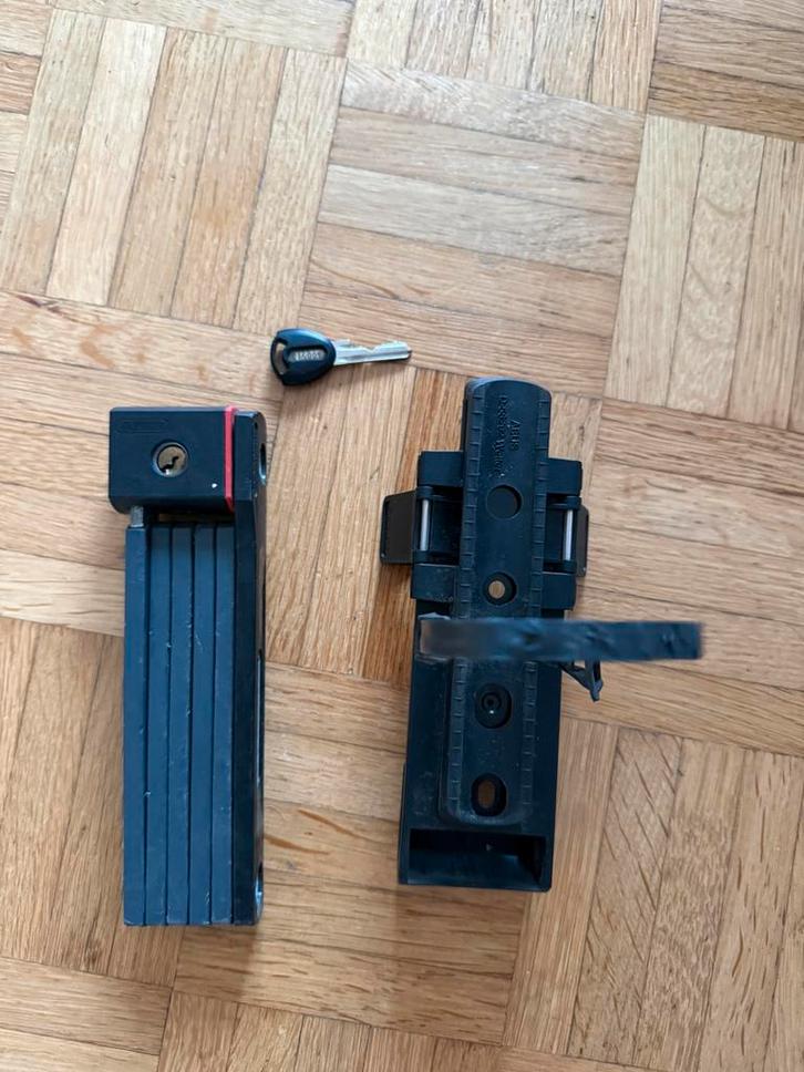 Cadenas vélo ABUS pliable + support, Vélos & Vélomoteurs, Accessoires vélo | Cadenas de vélo, Utilisé, Enlèvement