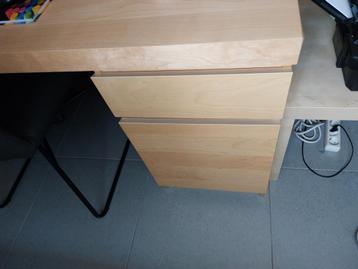 bureau ikea malm beschikbaar voor biedingen