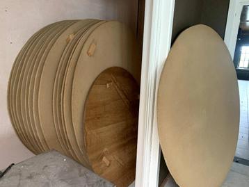 Ronde tafelbladen  beschikbaar voor biedingen