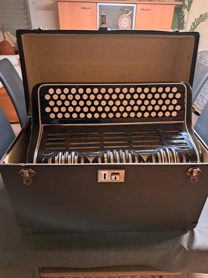 Arcordion Borsini Made Italie, Muziek en Instrumenten, Accordeons, Gebruikt, Ophalen