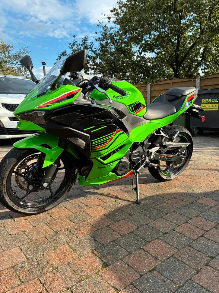 Kawasaki Ninja 500 SE 2024 – Nieuwstaat! 1704km MOET WEG, Motoren, Motoren | Kawasaki, Particulier, Sport, 12 t/m 35 kW, 2 cilinders