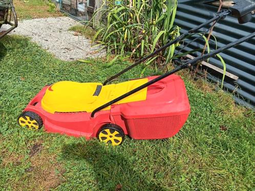 Elektrische grasmaaier - Wolf, Tuin en Terras, Grasmaaiers, Zo goed als nieuw, Elektrische grasmaaier, 40 t/m 49 cm, Cirkelmaaier