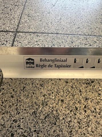 règle à papier peint 10€, Enlèvement, Comme neuf