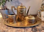 Art-Deco messing koffie set op plateau, Antiquités & Art, Antiquités | Services (vaisselle) complet, Enlèvement ou Envoi