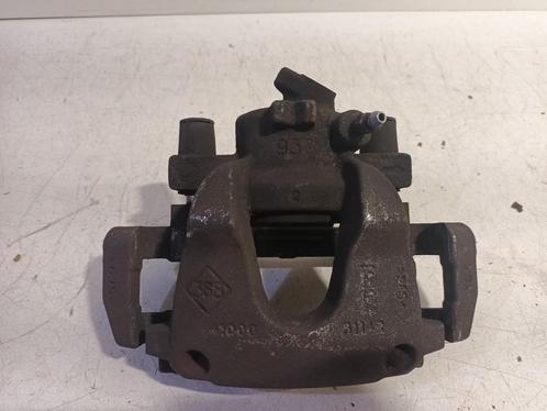 REMKLAUW LINKS VOOR Renault Clio IV (5R) (01-2012/08-2021), Auto-onderdelen, Remmen en Aandrijving, Renault, Gebruikt