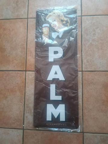 Palm  blikken bord beschikbaar voor biedingen