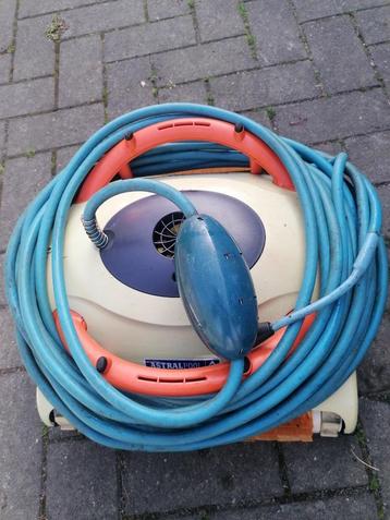 EasyKleen Dolfijnrobot met 17m kabel en Power supply beschikbaar voor biedingen