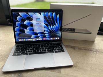TouchBar MacBook Pro 13 (2020) Quad Core / 16 GB / 500 SSD