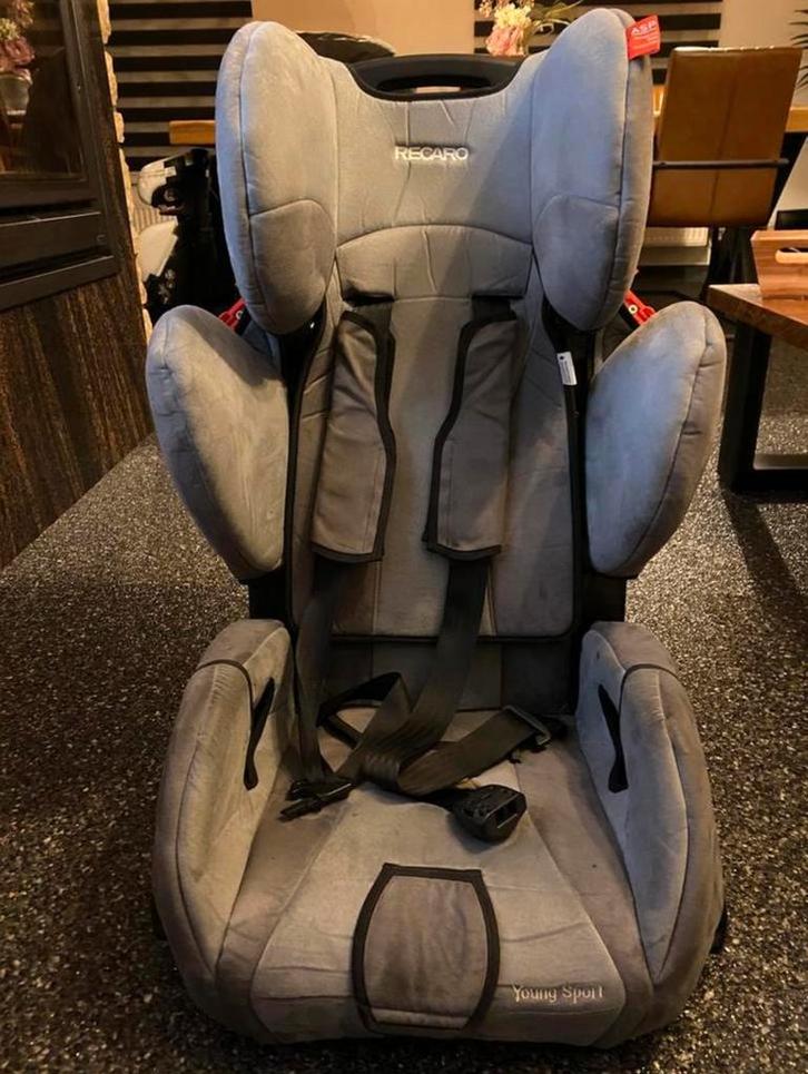 Siège auto sport Recaro pour jeunes, Enfants & Bébés, Sièges auto, Utilisé, Autres marques, 9 à 18 kg, Ceinture de sécurité, Enlèvement