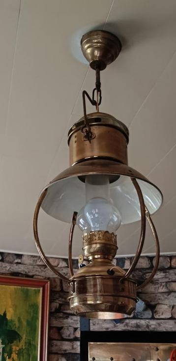 Koperen plafond scheepslamp te koop.