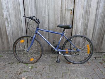Op te knappen kinderfiets beschikbaar voor biedingen