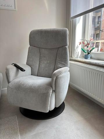 Elektrische relaxzetel HUKLA met 3 motor + uitstapfunctie beschikbaar voor biedingen