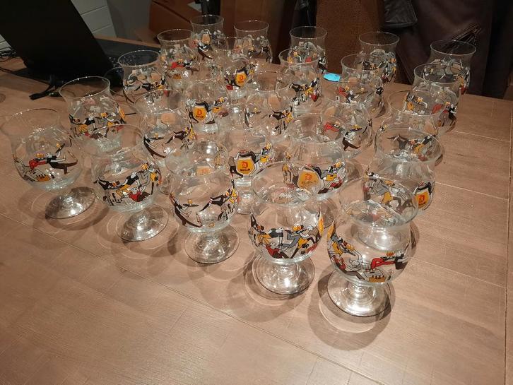 Lot van 23 Duvel glazen Les Berthom 2019, Verzamelen, Glas en Drinkglazen, Nieuw, Bierglas, Ophalen of Verzenden
