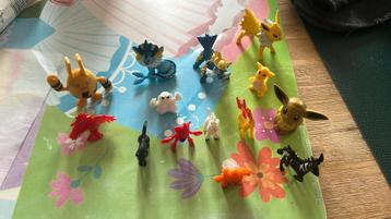 13 pokemon figuurtjes beschikbaar voor biedingen