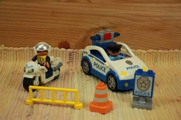 Duplo politieauto en moto