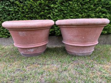 2 Magnifieke Ugo Poggi Impruneta Terracotta Bloempotten beschikbaar voor biedingen