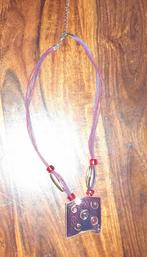Collier tons rouge et mauve, Enlèvement ou Envoi, Utilisé, Rouge, Collier