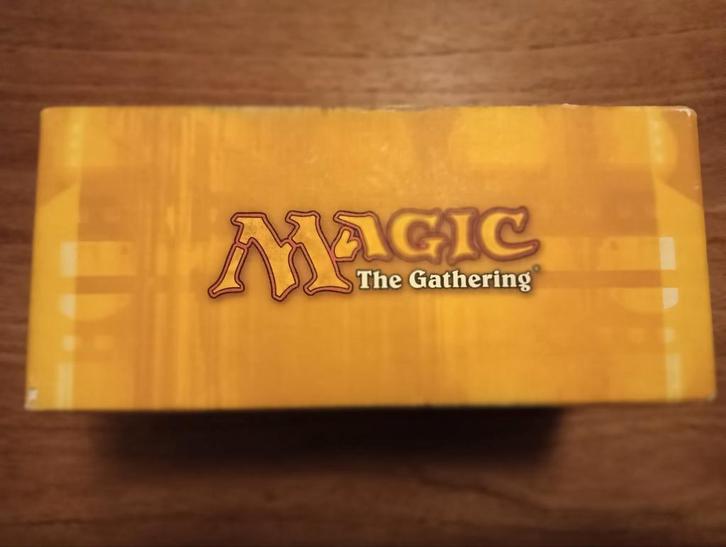 Magic Thé Gathering DRAGONS MAZE doos, Hobby en Vrije tijd, Gezelschapsspellen | Kaartspellen, Zo goed als nieuw, Ophalen