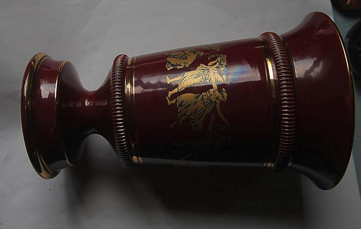 Vase ancien de couleur bordeaux, Antiquités & Art, Antiquités | Vases, Enlèvement ou Envoi