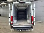 Iveco Daily 35S14 Automaat L2H2 3,5t Trekhaak Airco Cruise S, Auto's, Automaat, Stof, Gebruikt, Iveco