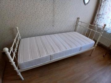 bed van 90x200 vertind blik  beschikbaar voor biedingen