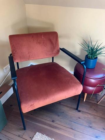 Vintage fauteuil roest bruin velvet zwart staal beschikbaar voor biedingen