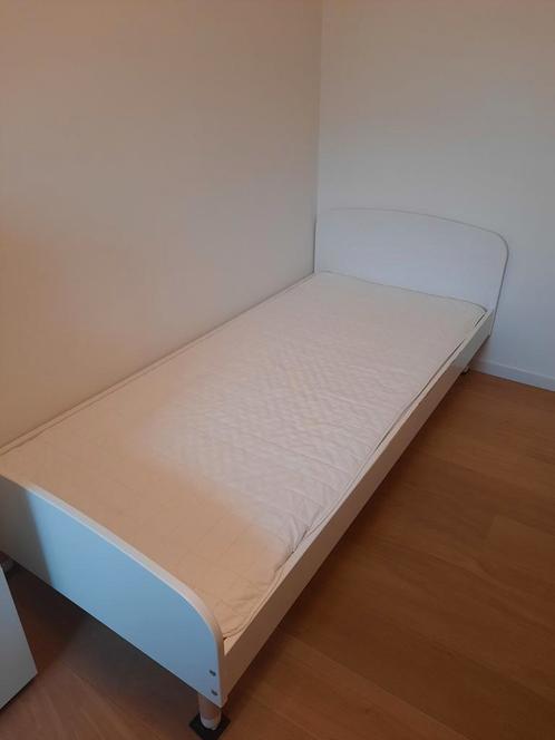 Kinderbed 90x200 cm met toebehoren, Kinderen en Baby's, Kinderkamer | Bedden, Gebruikt, Lattenbodem, Matras, Ophalen