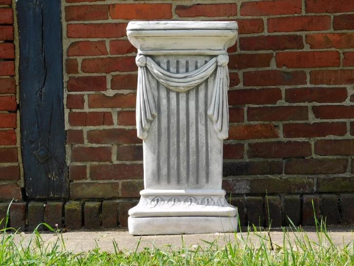 Piédestal avec draperie - 75 cm - Pierre, Jardin & Terrasse, Statues de jardin, Pierre, Enlèvement ou Envoi